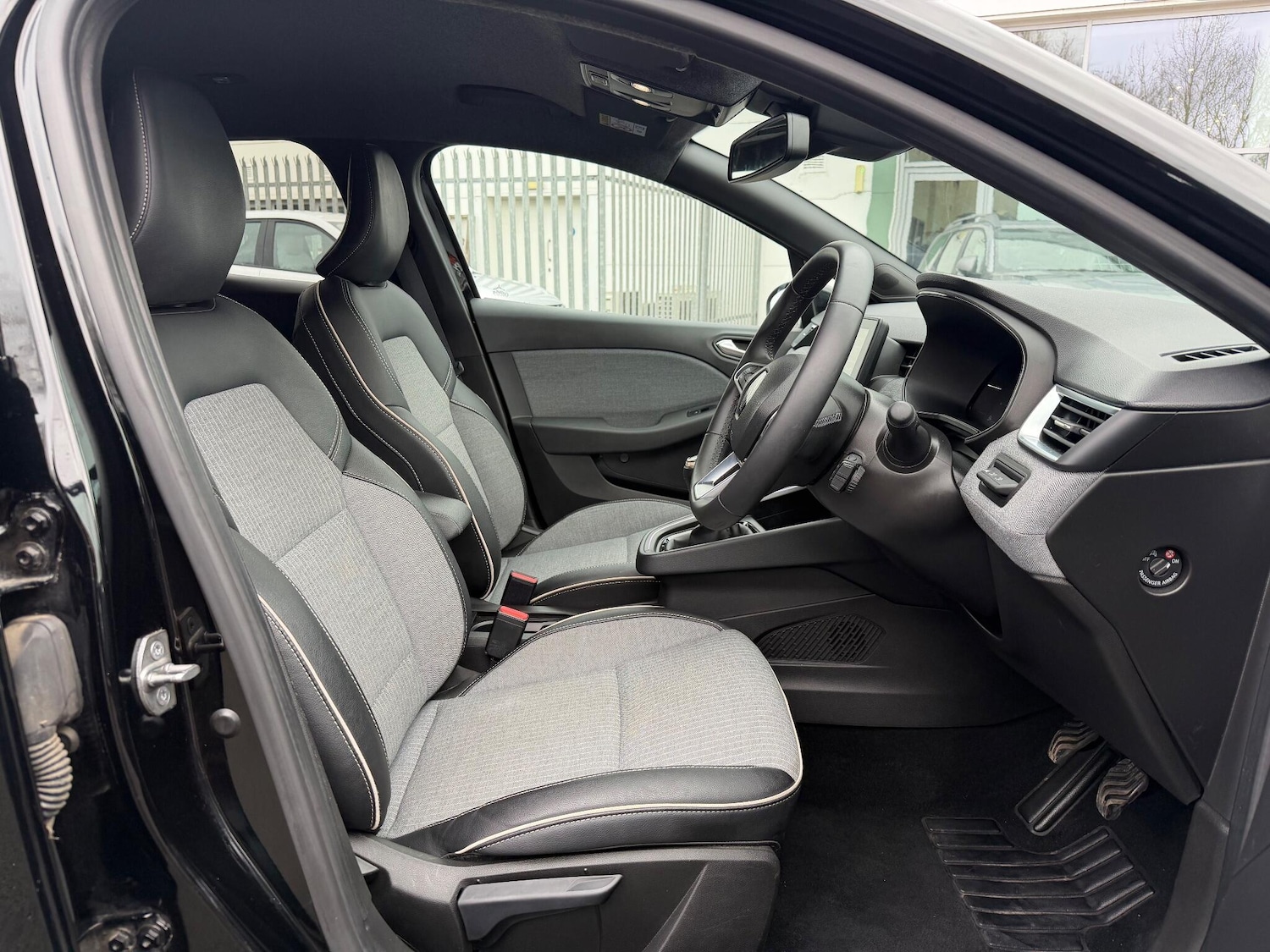 Used Renault Clio 2024 for sale - 77163501: Photo 30