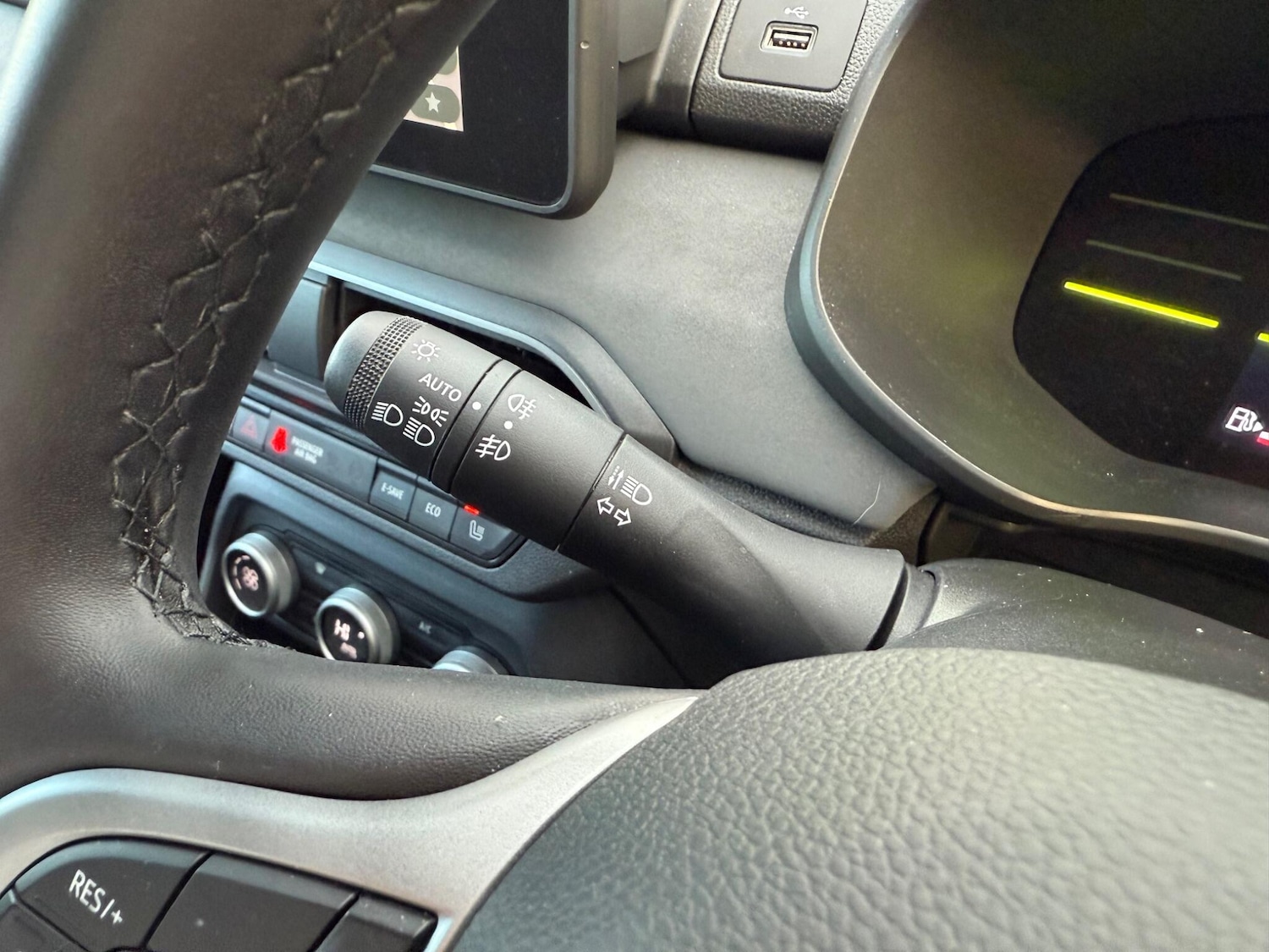 Used Dacia Jogger 2024 for sale - 76456852: Photo 41