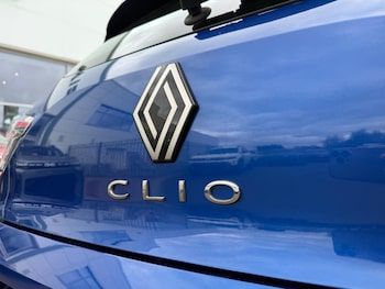 Used Renault Clio 2024 for sale - 78416294: Photo