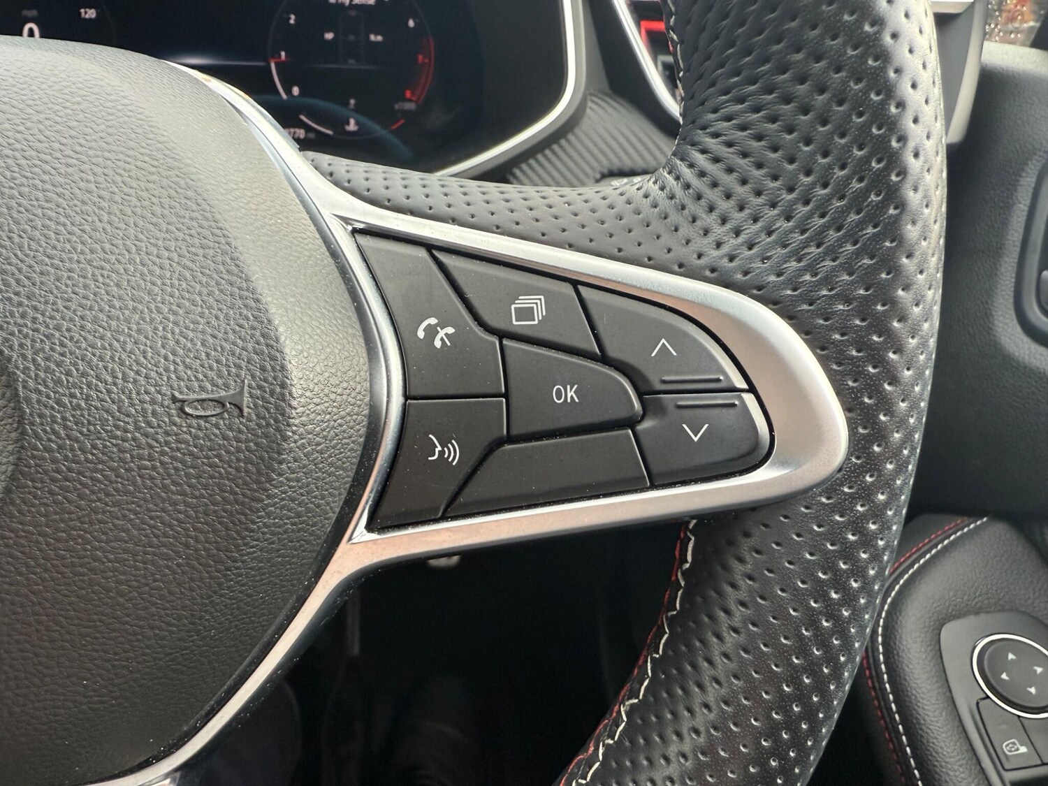 Used Renault Clio 2023 for sale - 76336634: Photo 34