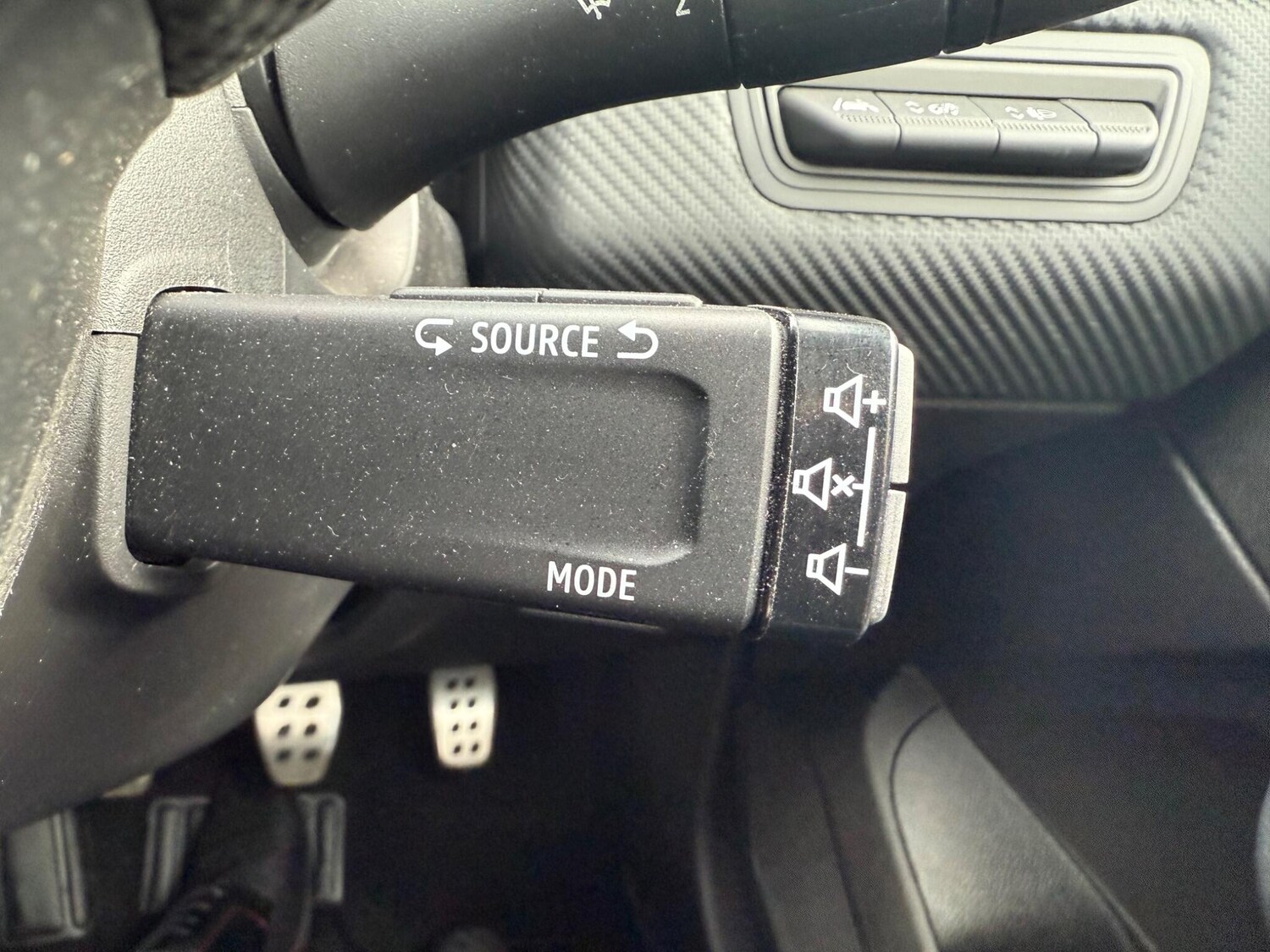 Used Renault Clio 2023 for sale - 76336634: Photo 37