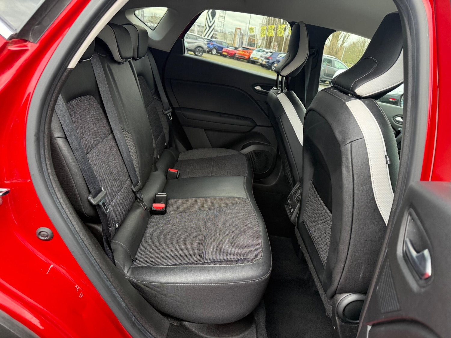 Used Renault Captur for sale - 77709770: Photo 10