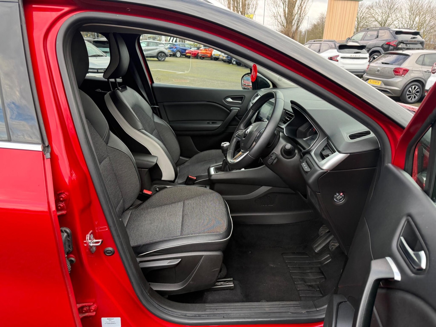 Used Renault Captur for sale - 77709770: Photo 4