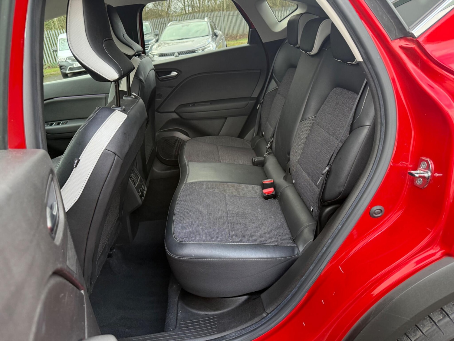 Used Renault Captur for sale - 77709770: Photo 5