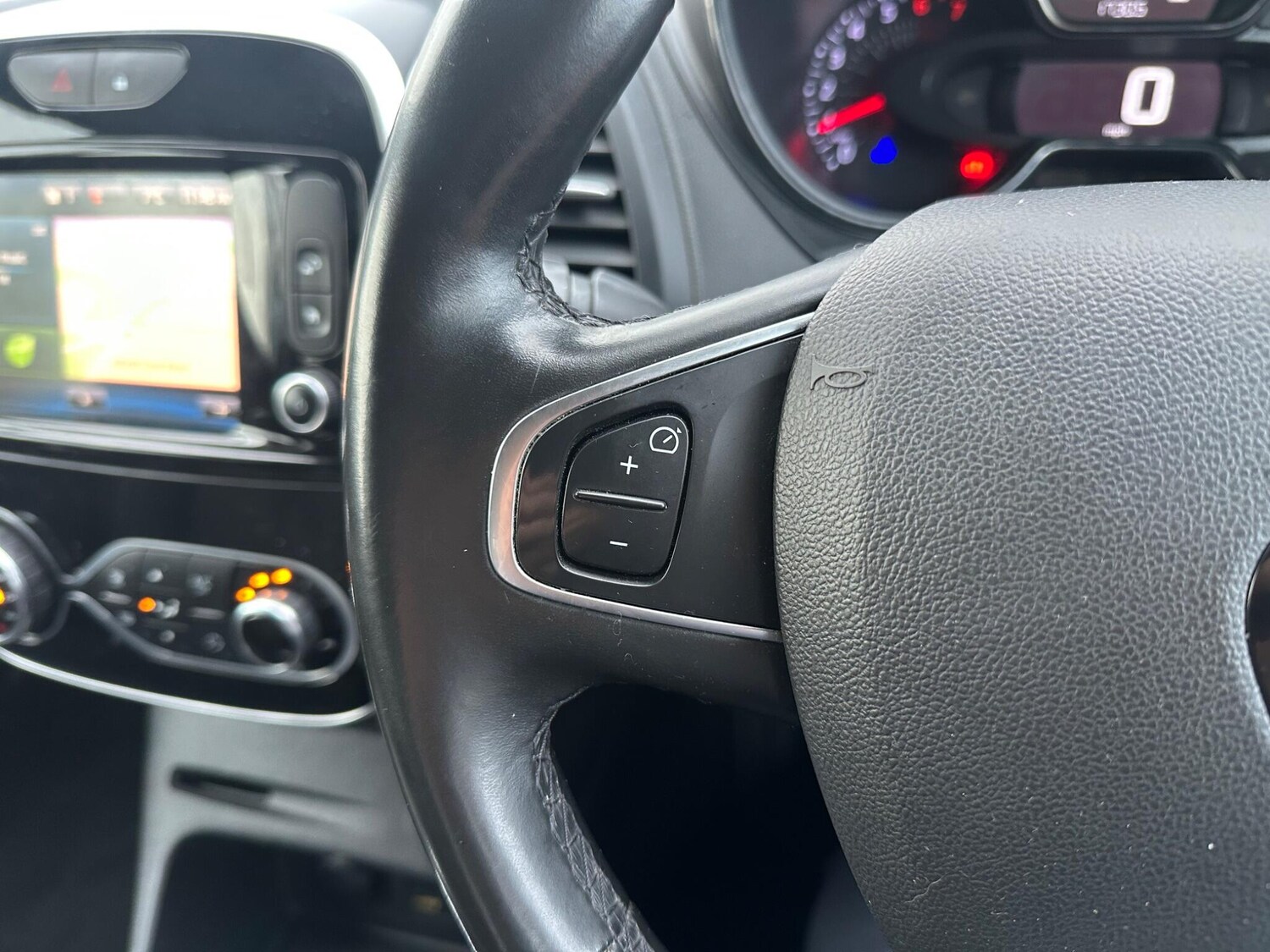 Used Renault Captur 2018 for sale - 77496362: Photo 22