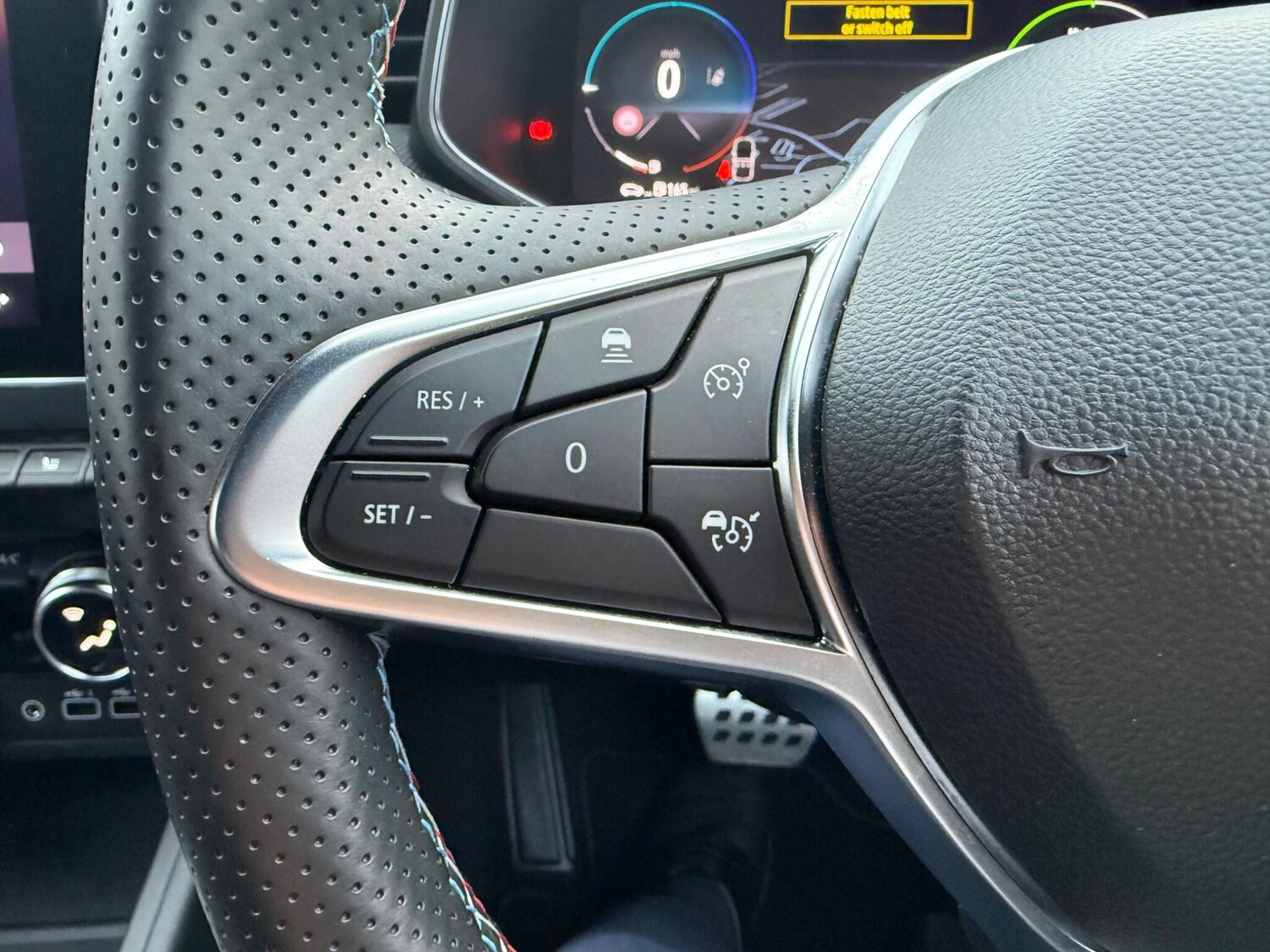 Used Renault Clio 2024 for sale - 77467997: Photo 36