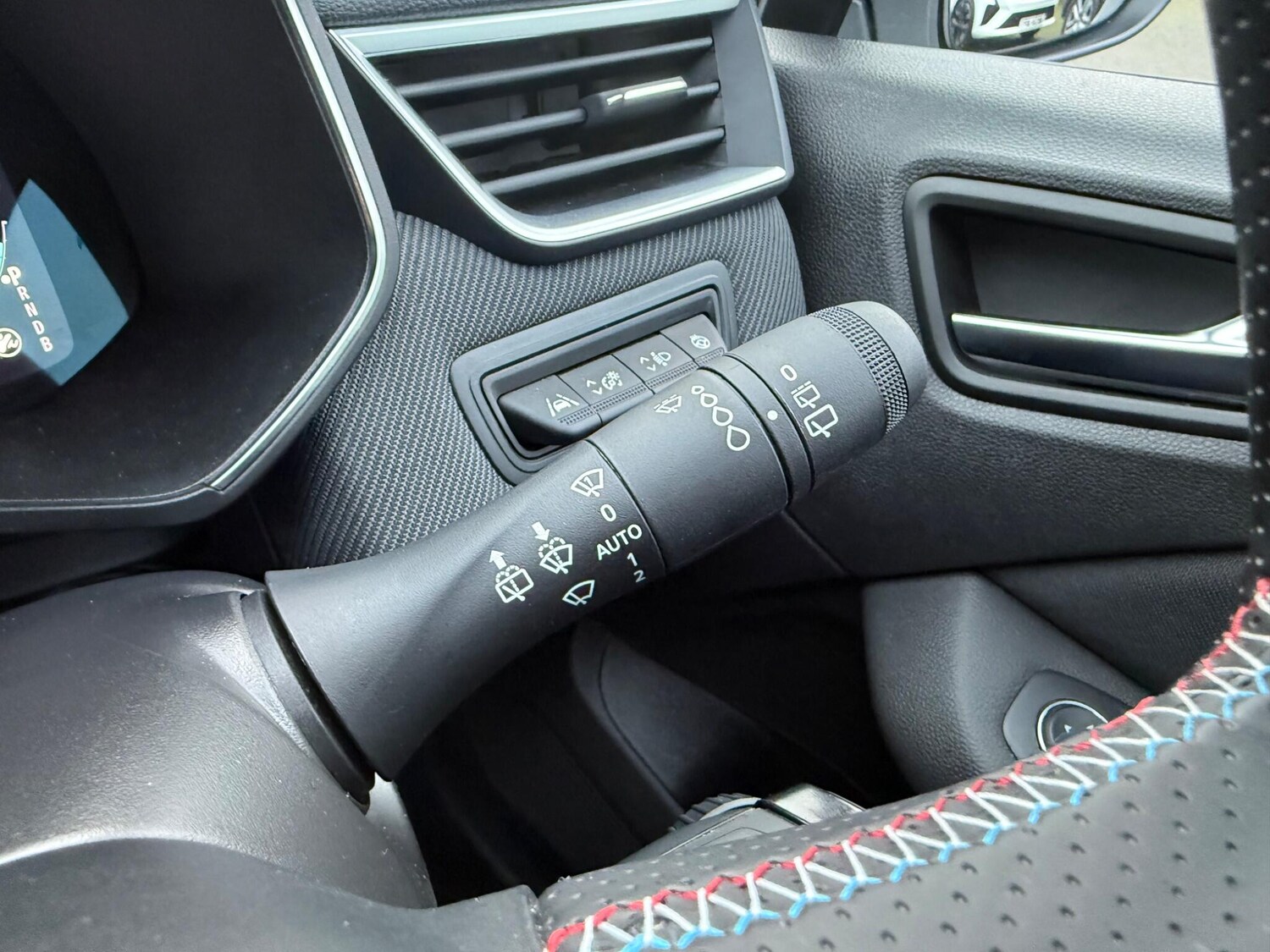 Used Renault Clio 2024 for sale - 77467997: Photo 39