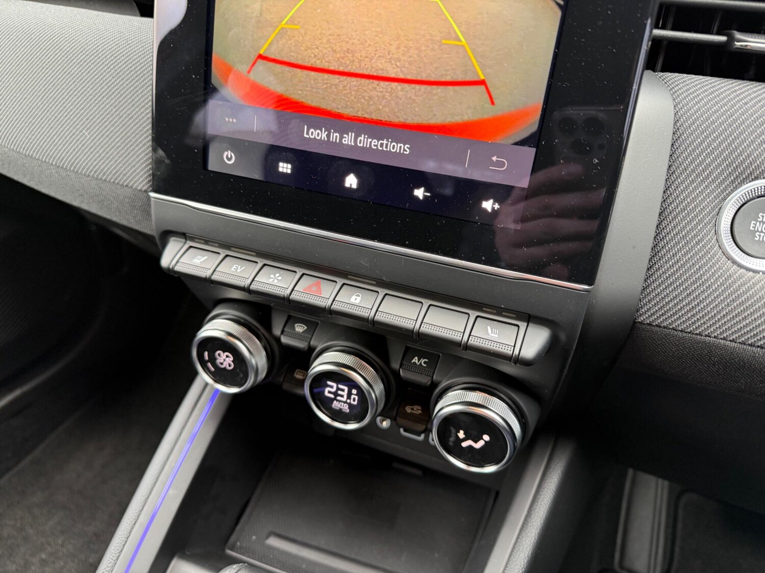 Used Renault Clio 2025 for sale - 77710353: Photo 30