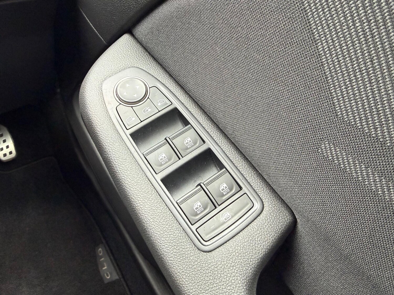 Used Renault Clio 2025 for sale - 77710353: Photo 37