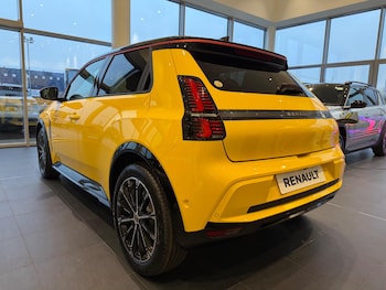 Used Renault 5 E-Tech electric 2025 for sale - 77412151: Photo