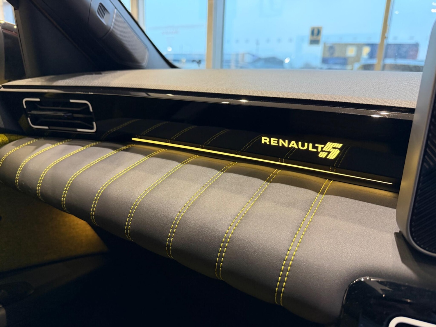 Used Renault 5 E-Tech electric for sale - 77412151: Photo 27