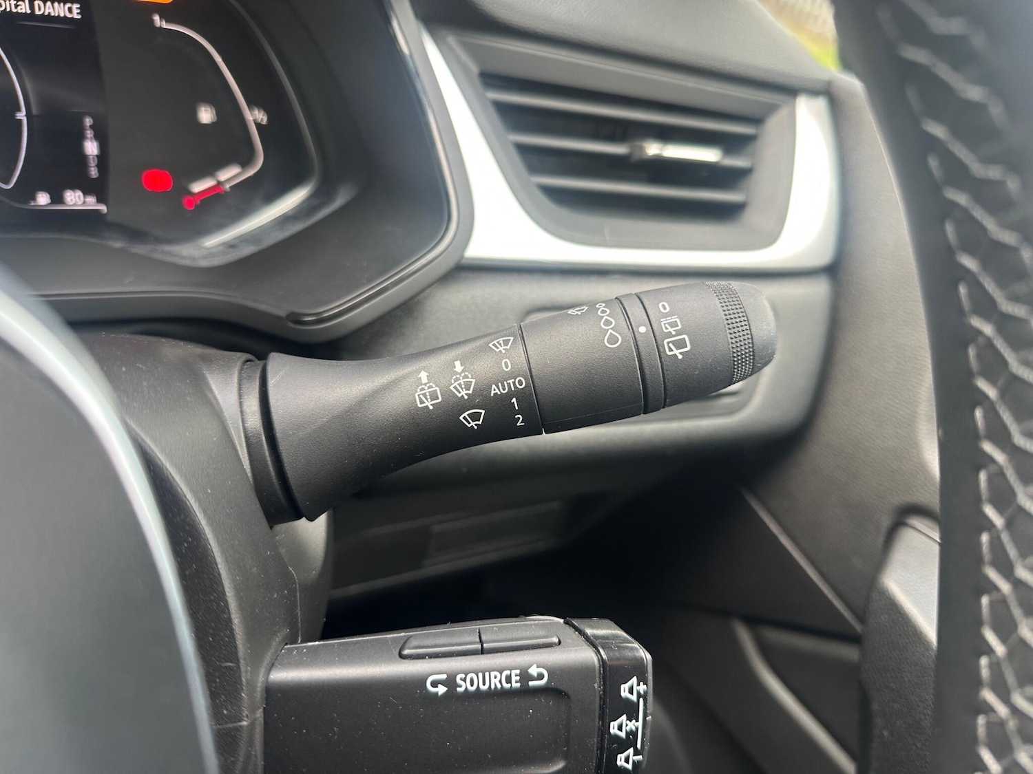 Used Renault Captur 2023 for sale - 78072742: Photo 16