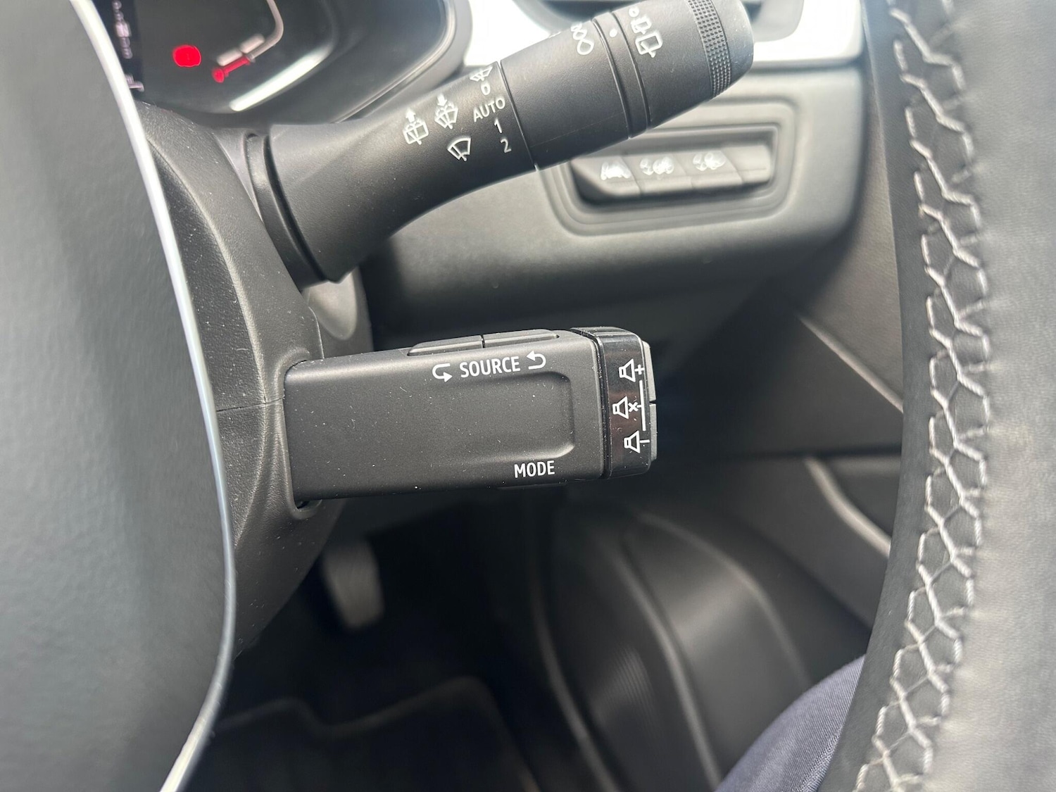 Used Renault Captur 2023 for sale - 78072742: Photo 17