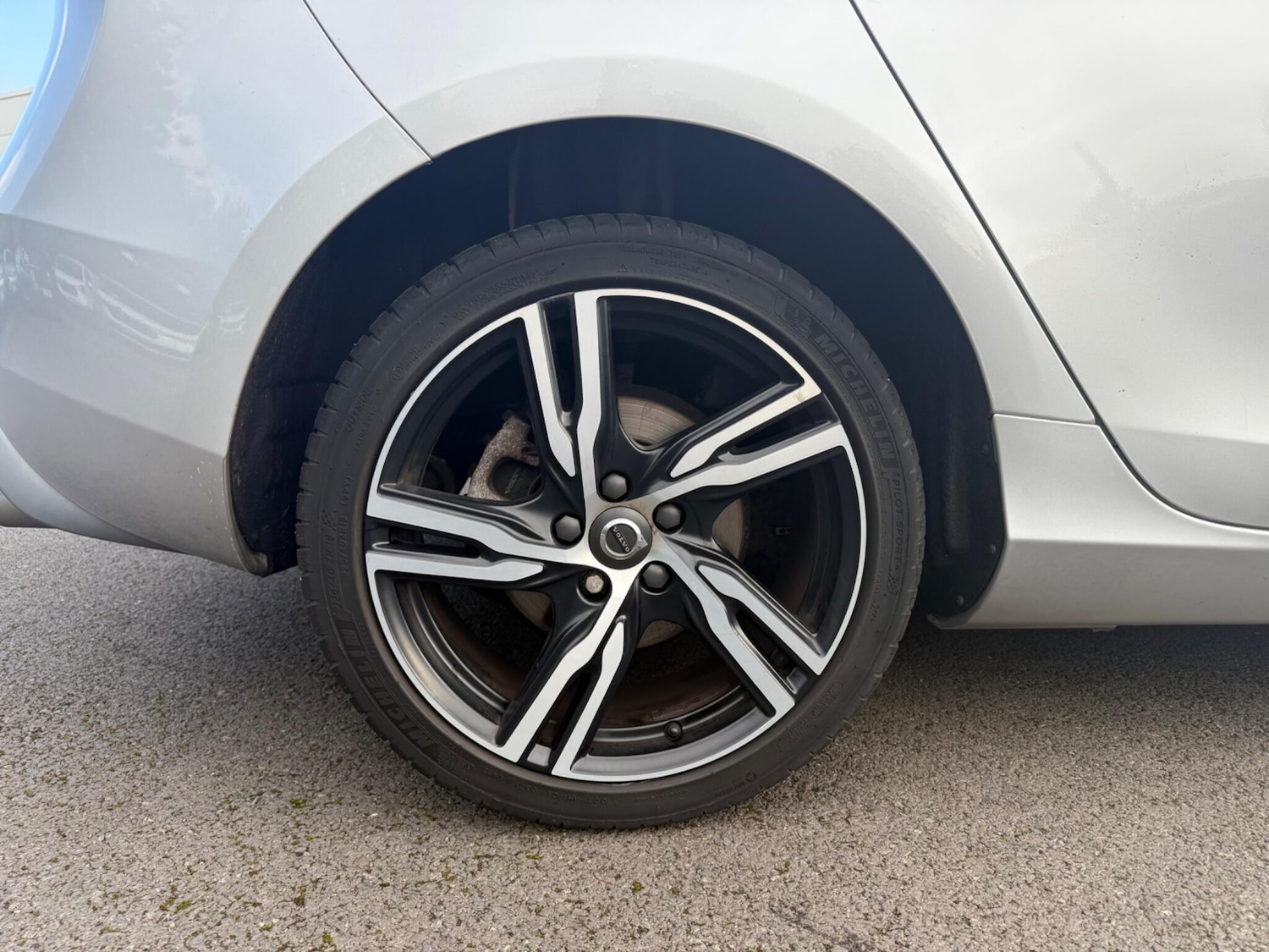 Used Volvo V40 2018 for sale - 76189399: Photo 10