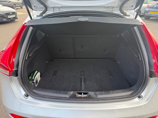 Used Volvo V40 2018 for sale - 76189399: Photo 18