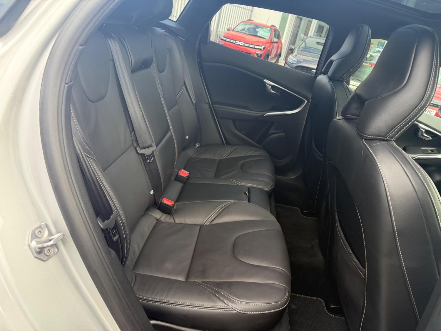 Used Volvo V40 2018 for sale - 76189399: Photo 20