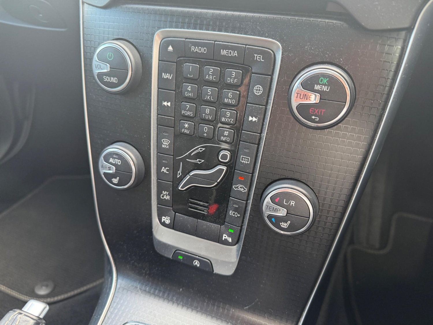 Used Volvo V40 2018 for sale - 76189399: Photo 27