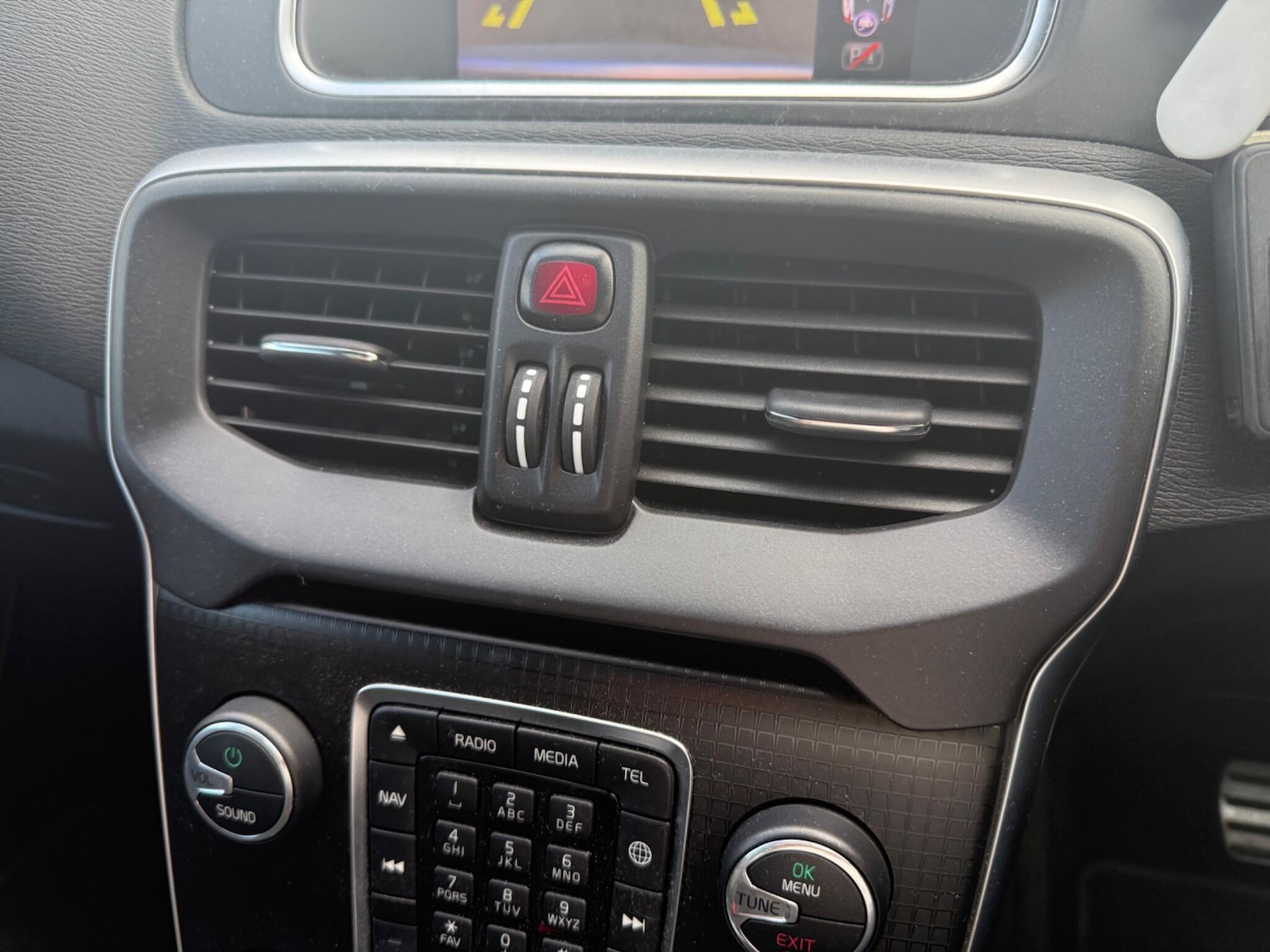 Used Volvo V40 2018 for sale - 76189399: Photo 28