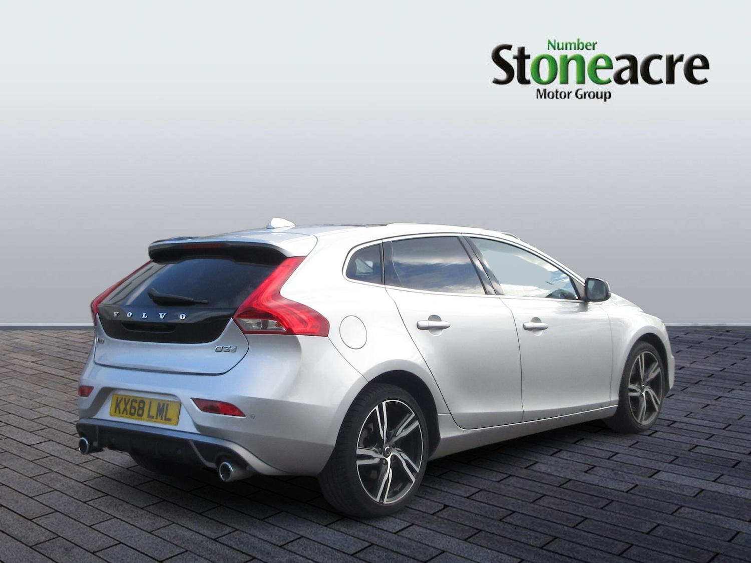 Used Volvo V40 2018 for sale - 76189399: Photo 3