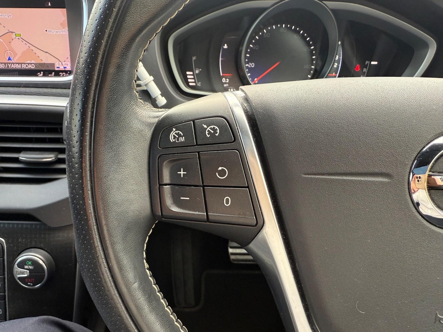 Used Volvo V40 2018 for sale - 76189399: Photo 30