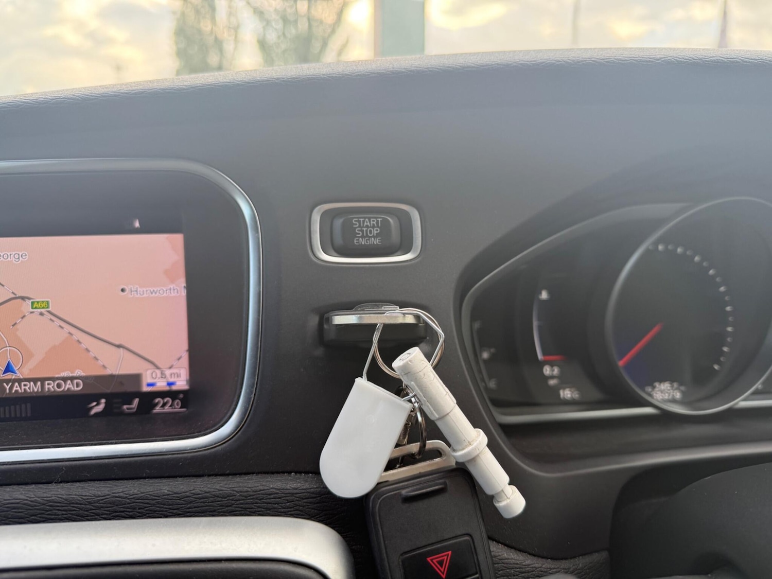 Used Volvo V40 2018 for sale - 76189399: Photo 31