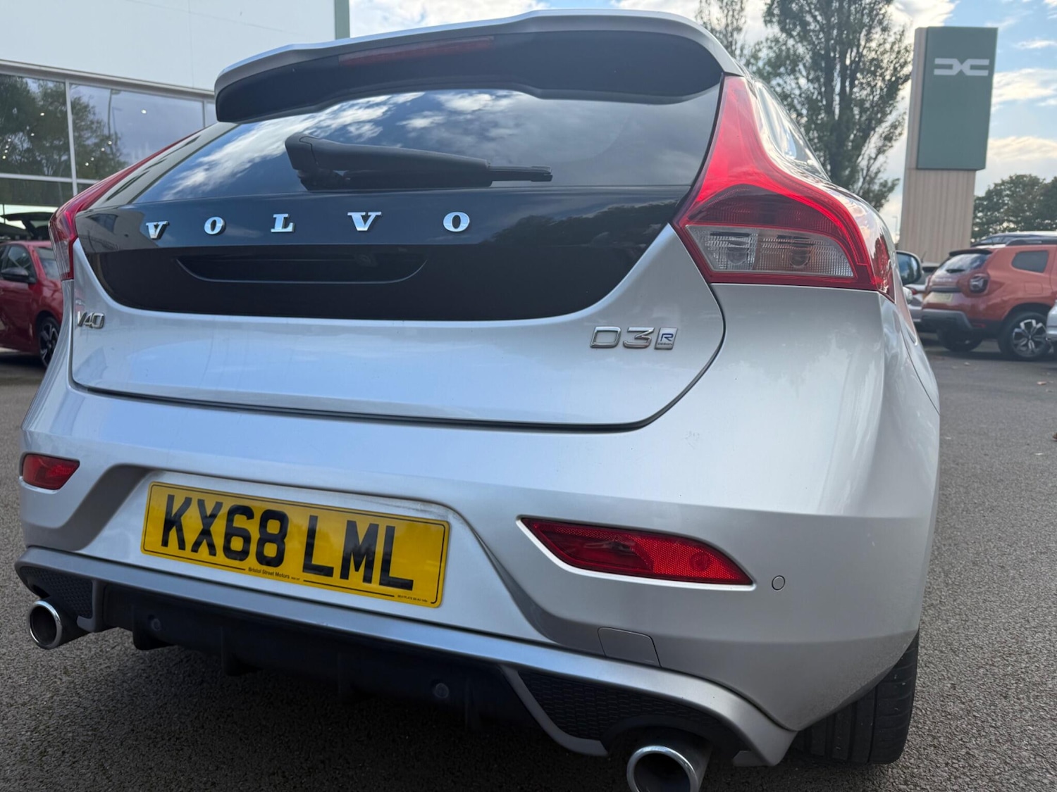 Used Volvo V40 2018 for sale - 76189399: Photo 9