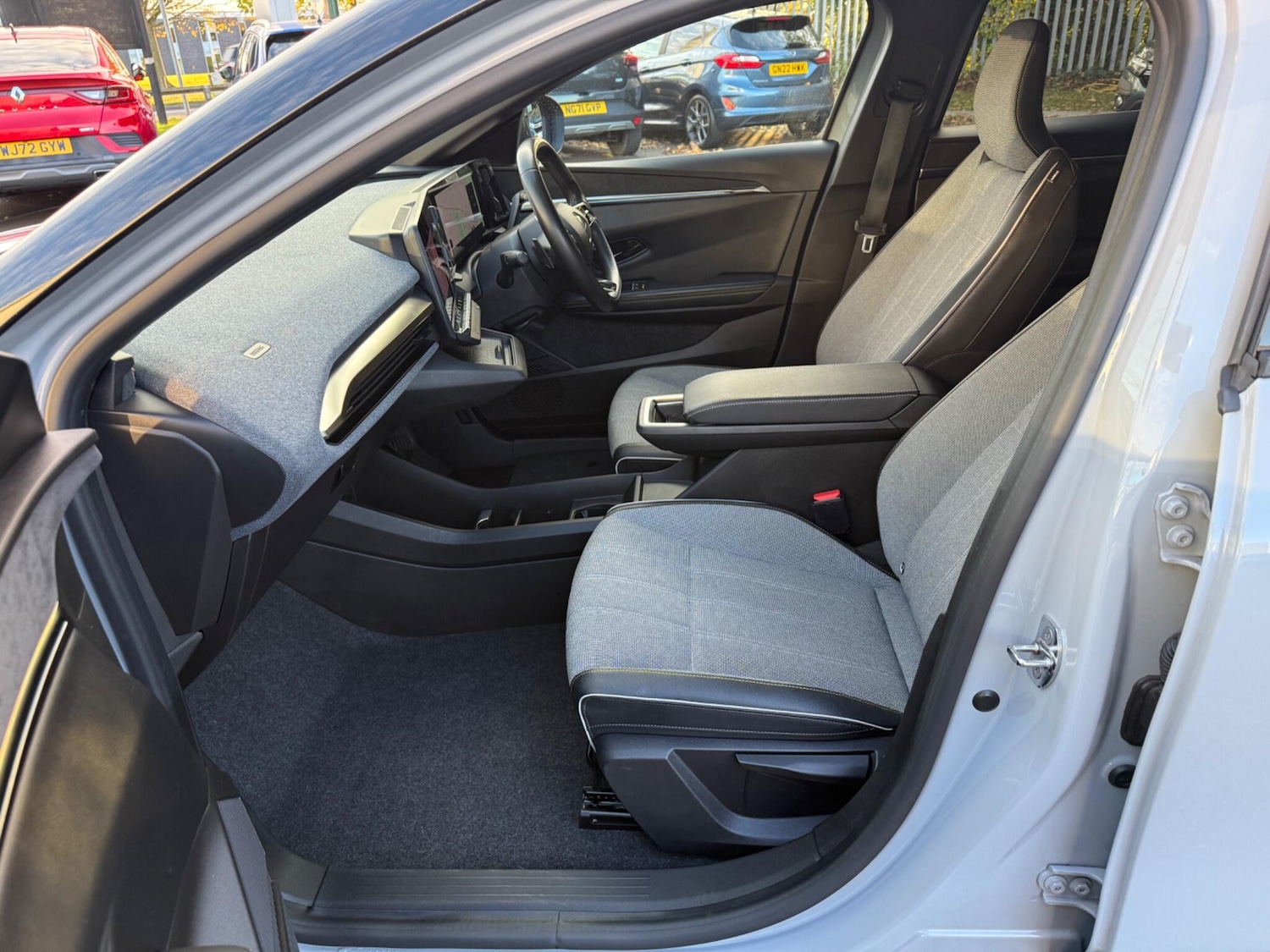 Used Renault Megane E Tech 2022 for sale - 76473795: Photo 16