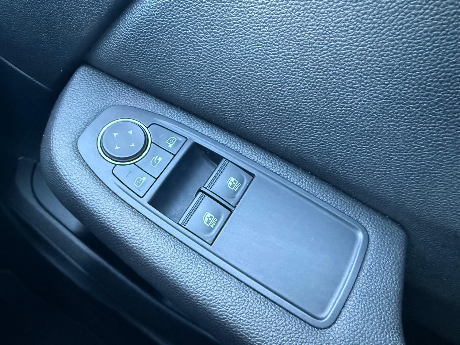 Used Renault Clio 2020 for sale - 76927057: Photo 37