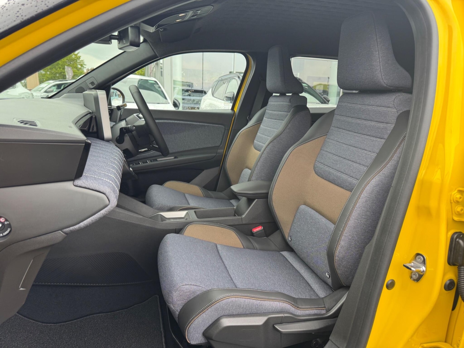 Used Renault 5 E-Tech electric for sale - 76158517: Photo 10