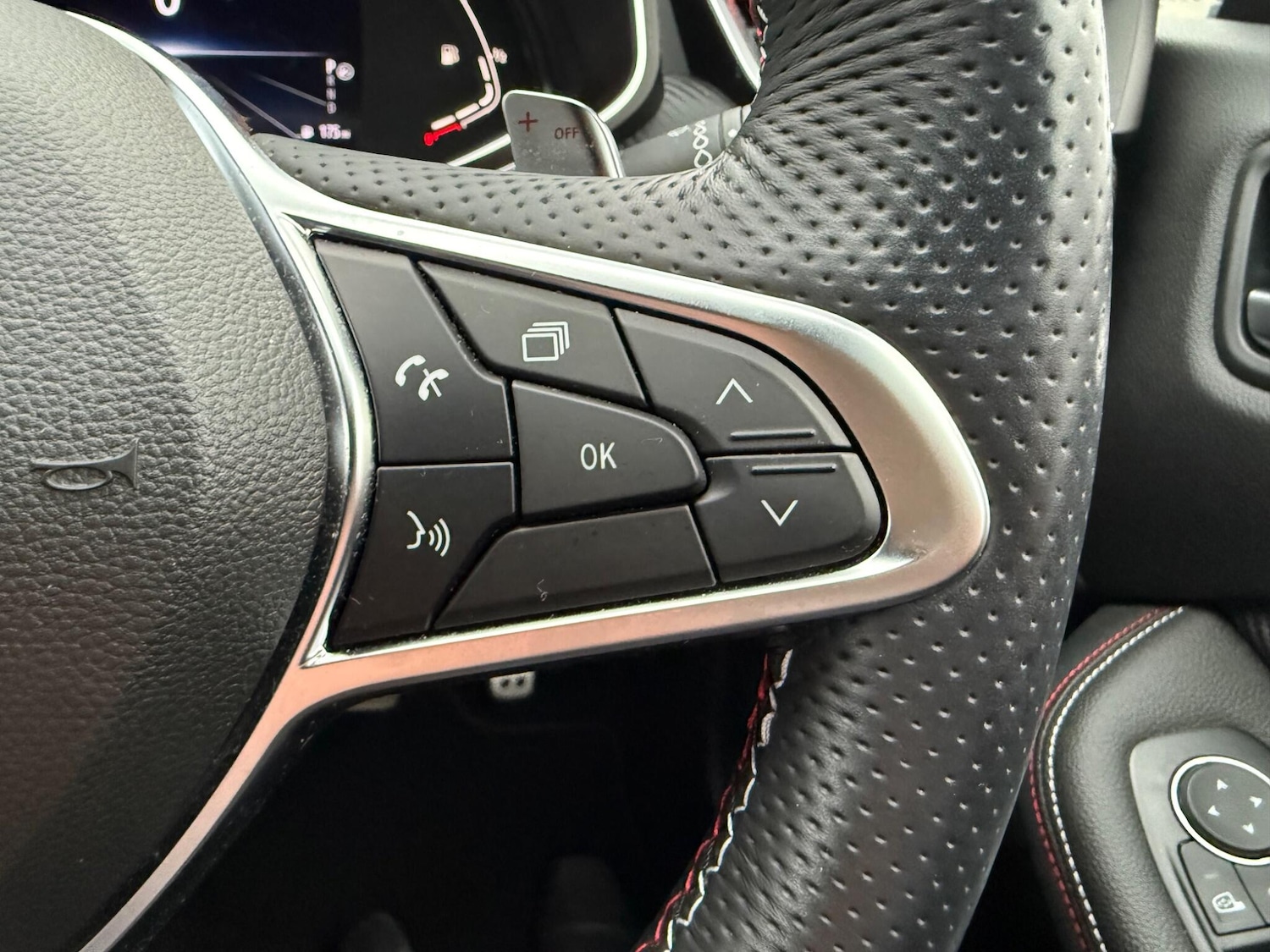 Used Renault Clio 2021 for sale - 77305775: Photo 37