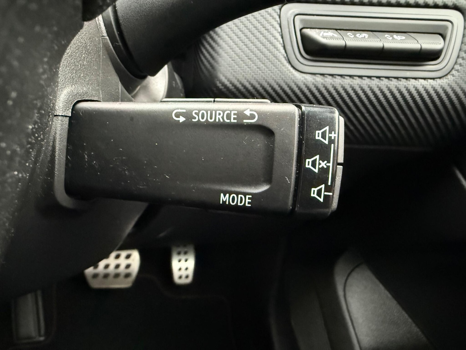 Used Renault Clio 2021 for sale - 77305775: Photo 40