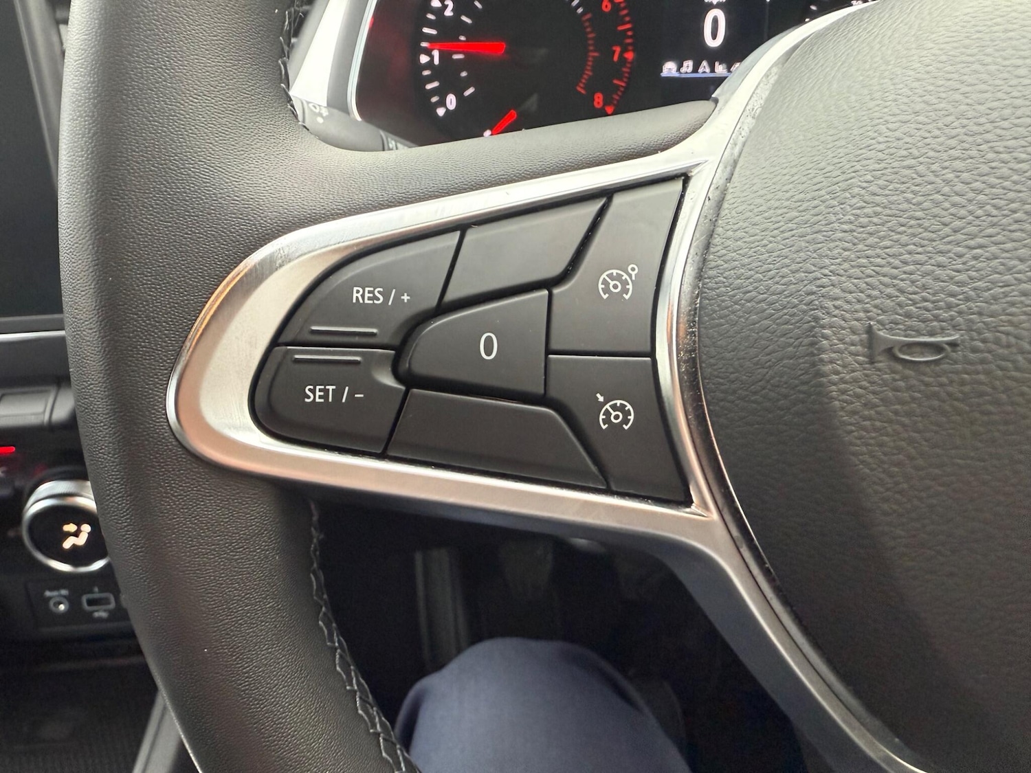 Used Renault Captur 2022 for sale - 76927073: Photo 31