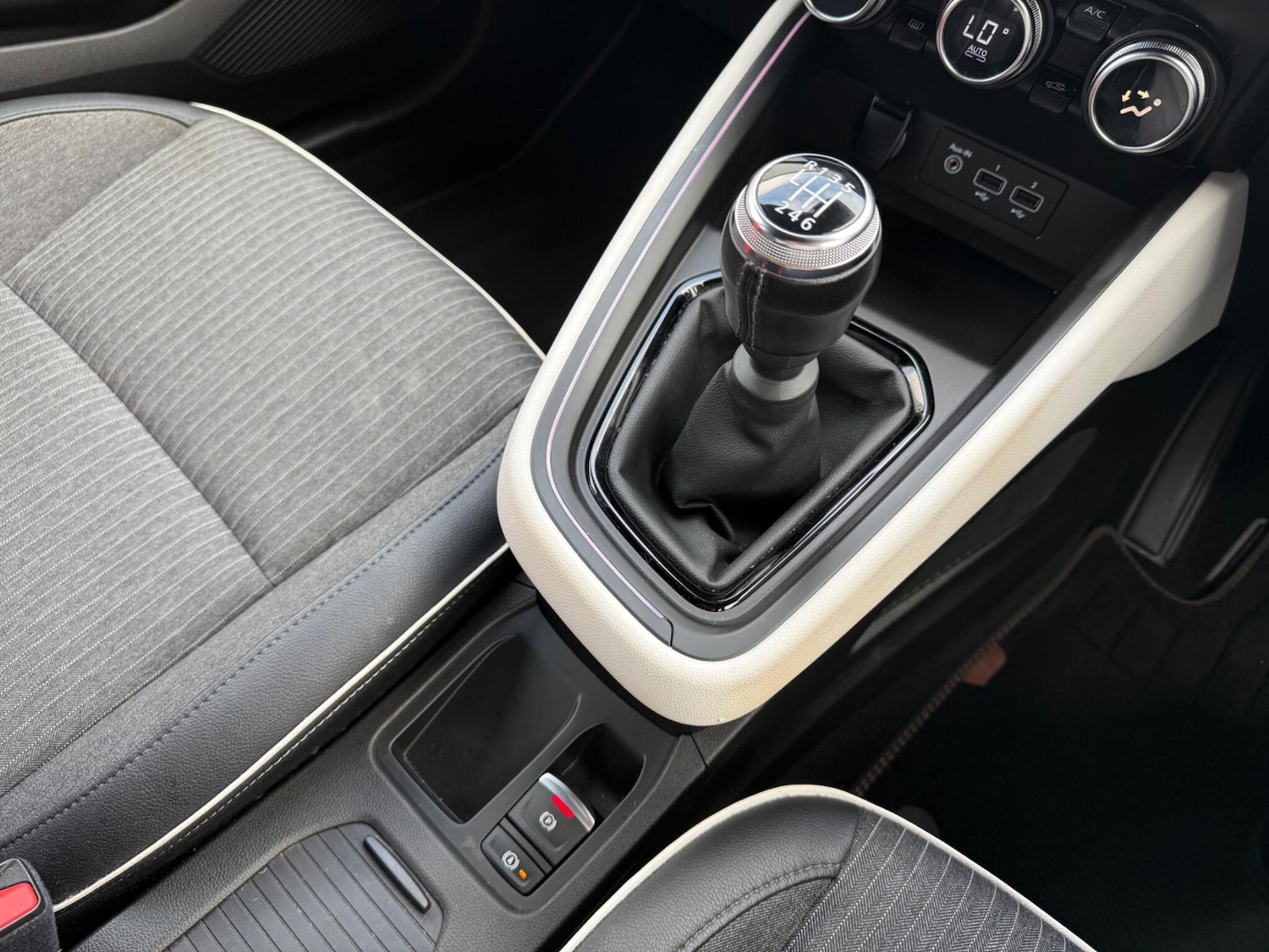 Used Renault Clio 2022 for sale - 76484485: Photo 33