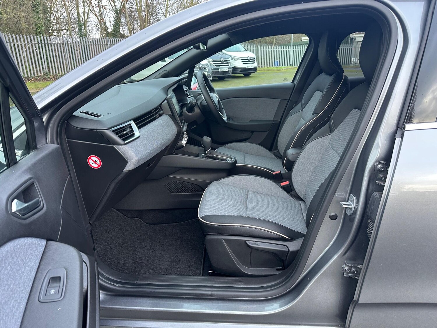 Used Renault Clio for sale - 77496334: Photo 11