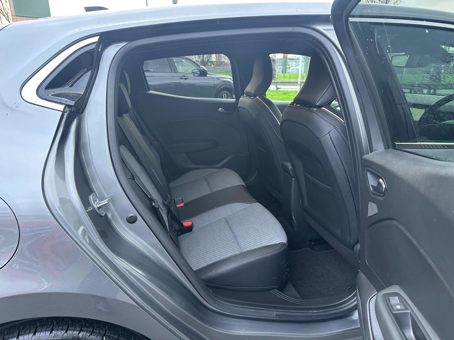 Used Renault Clio for sale - 77496334: Photo 13