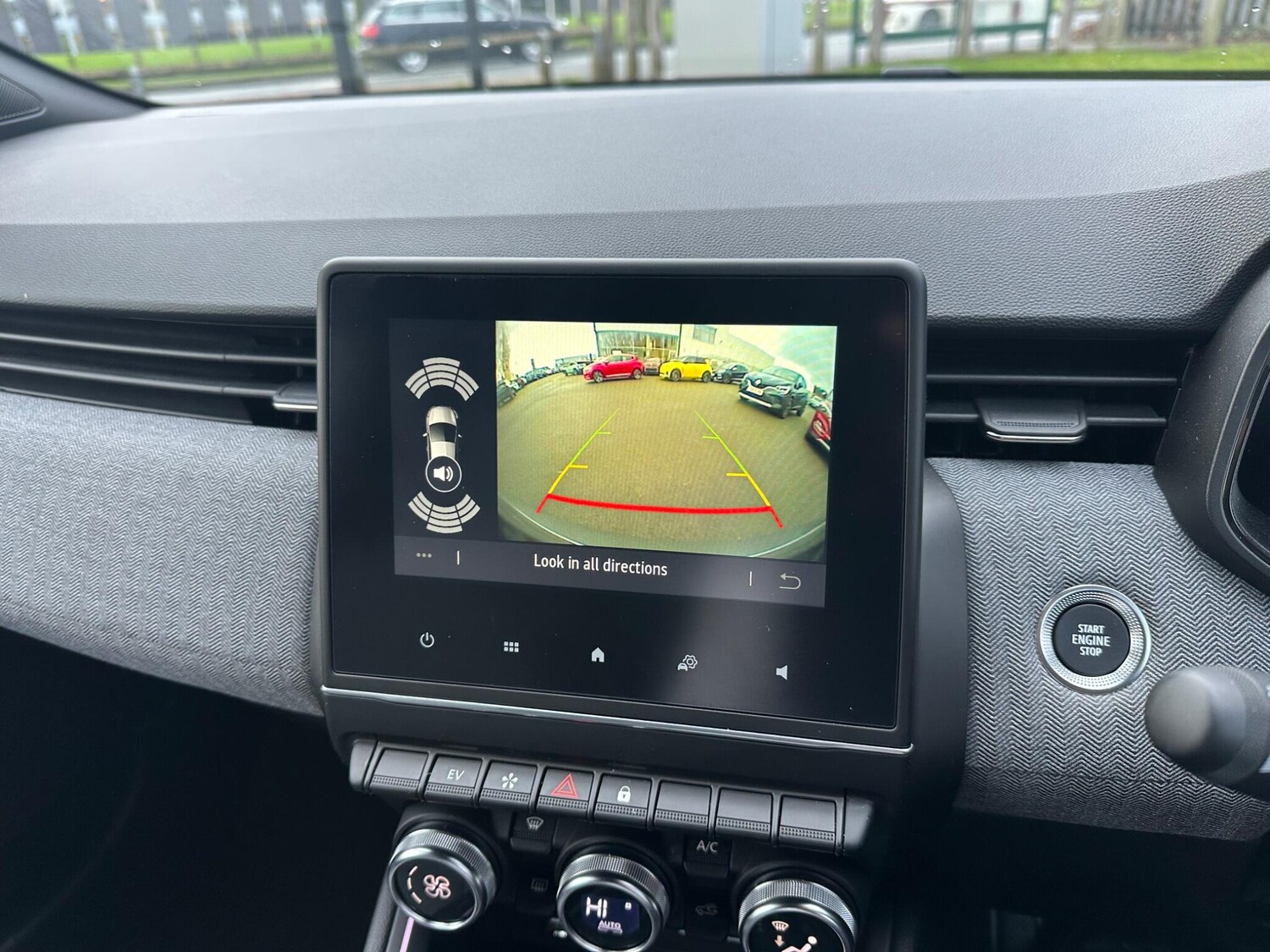 Used Renault Clio for sale - 77496334: Photo 17