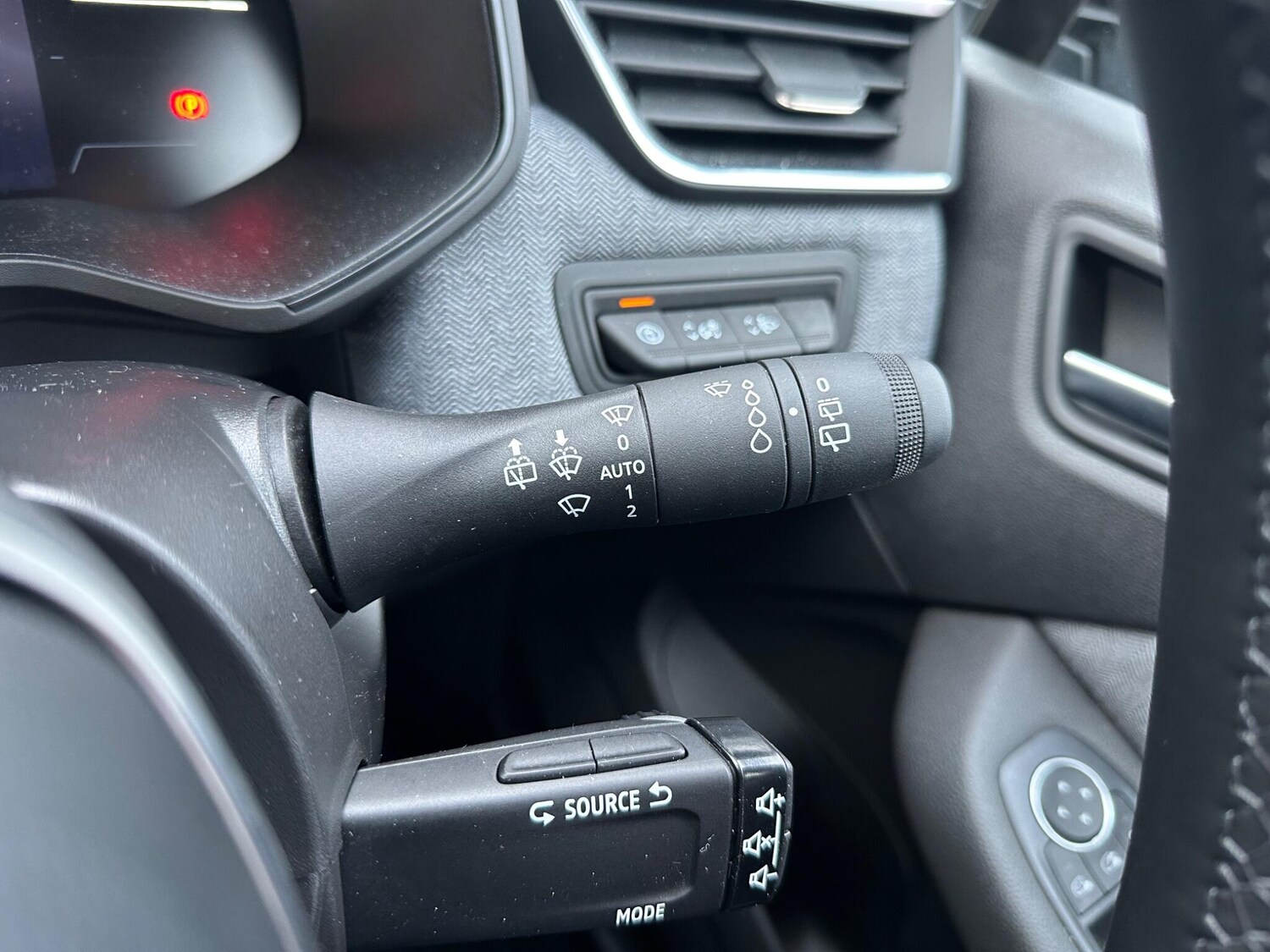 Used Renault Clio for sale - 77496334: Photo 23