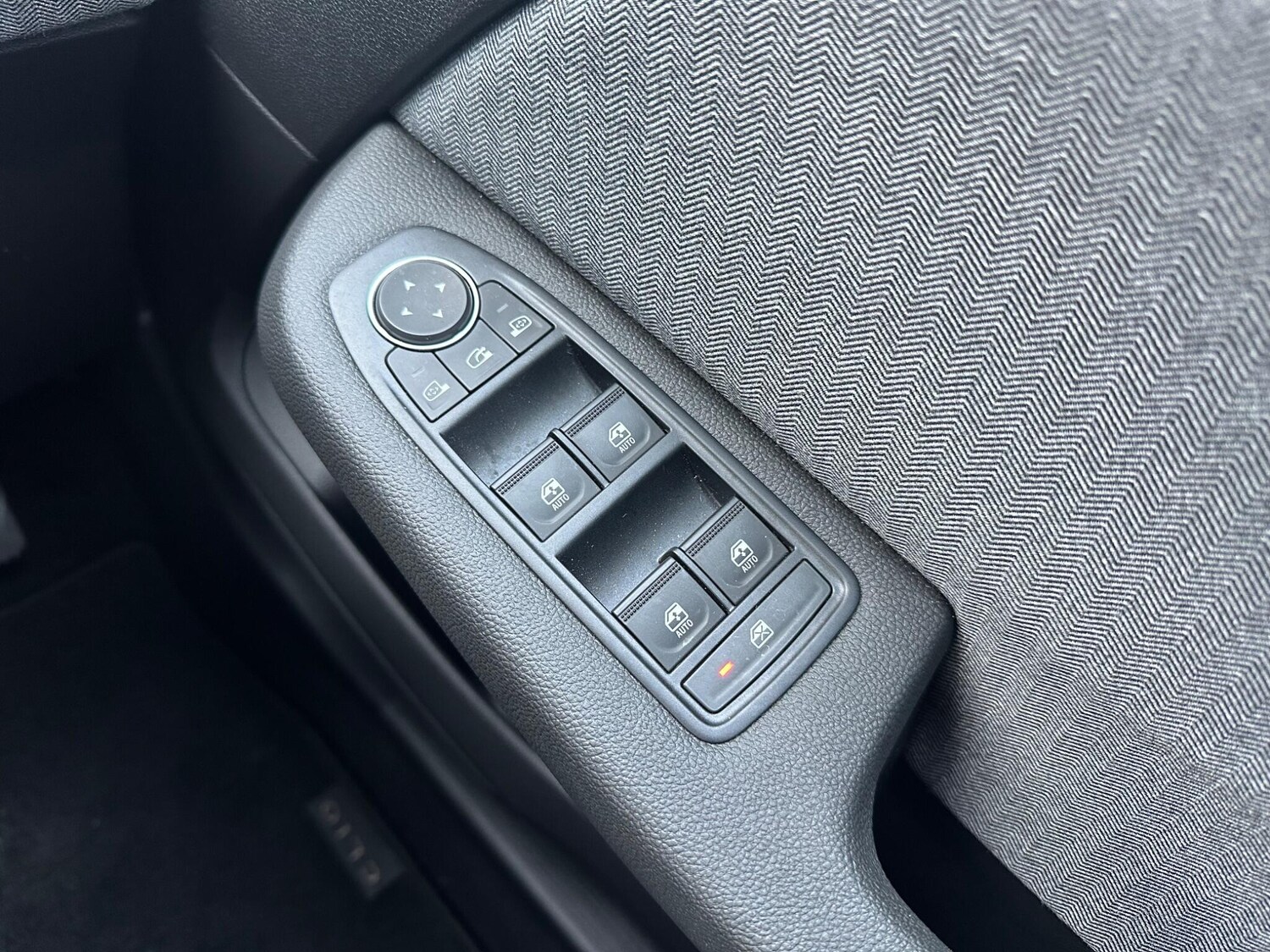 Used Renault Clio for sale - 77496334: Photo 25