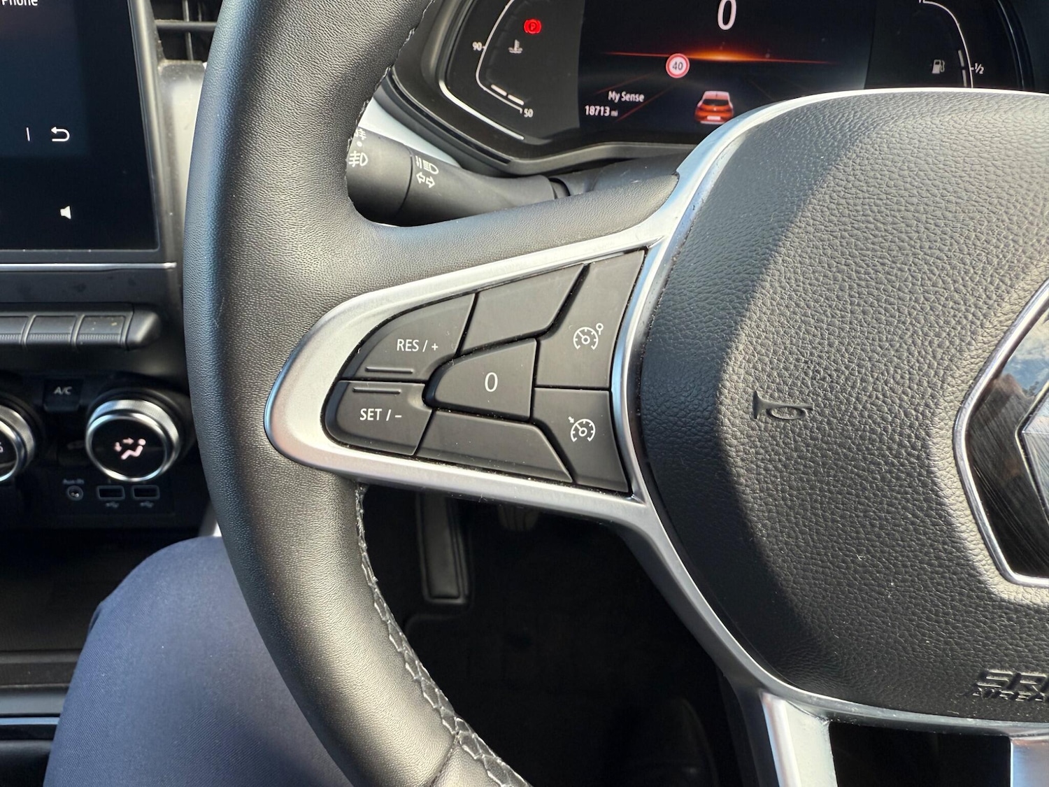 Used Renault Clio 2022 for sale - 76484738: Photo 32