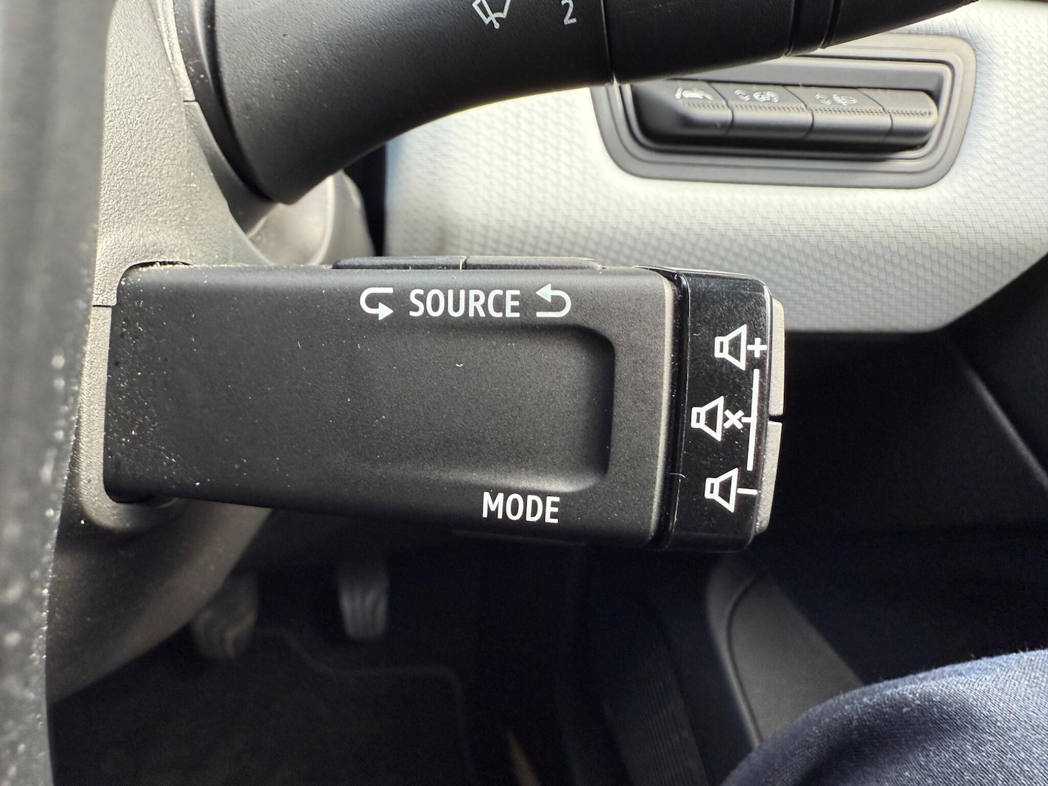 Used Renault Clio 2022 for sale - 76484738: Photo 40