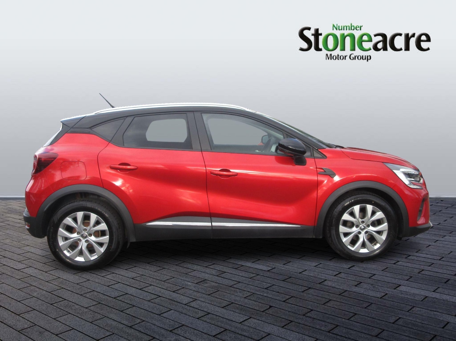 Used Renault Captur 2021 for sale - 76926125: Photo 2