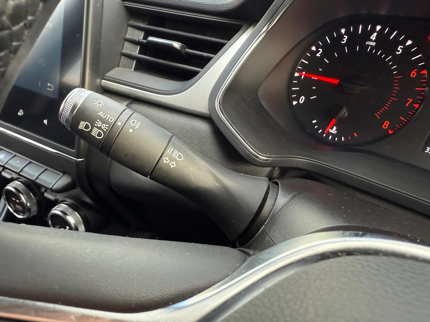 Used Renault Captur 2021 for sale - 76926125: Photo 37