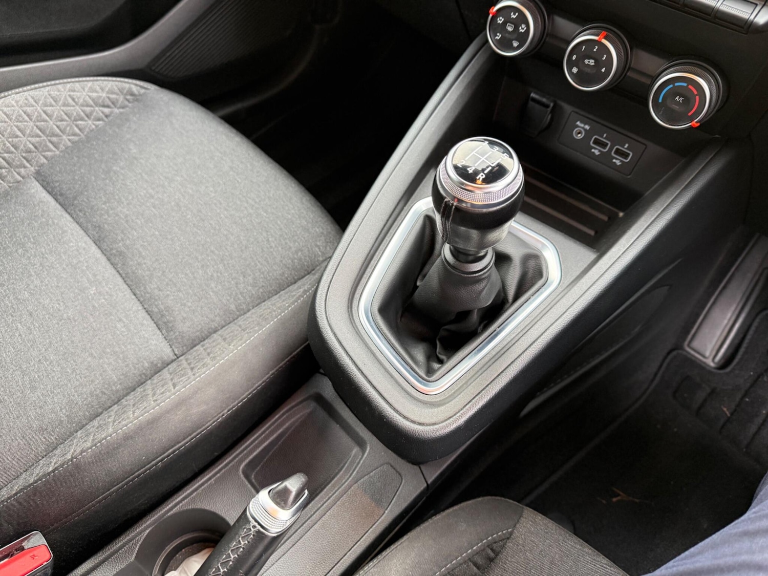 Used Renault Clio 2020 for sale - 77156565: Photo 32