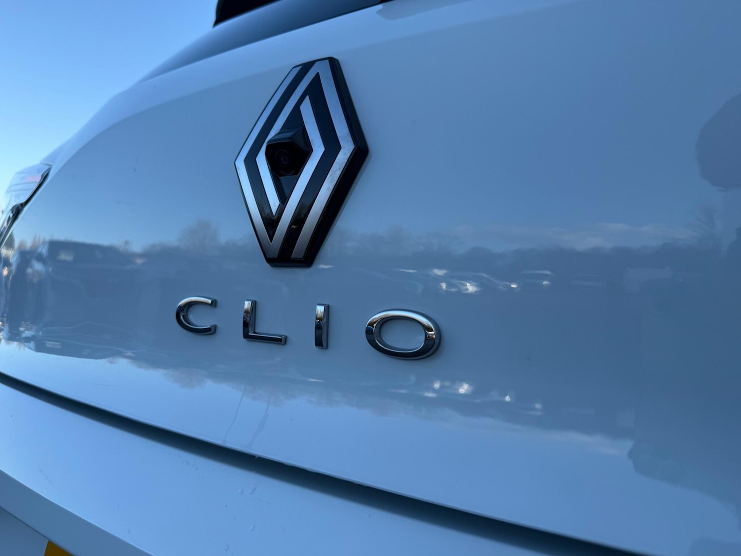 Used Renault Clio 2025 for sale - 76898443: Photo 10