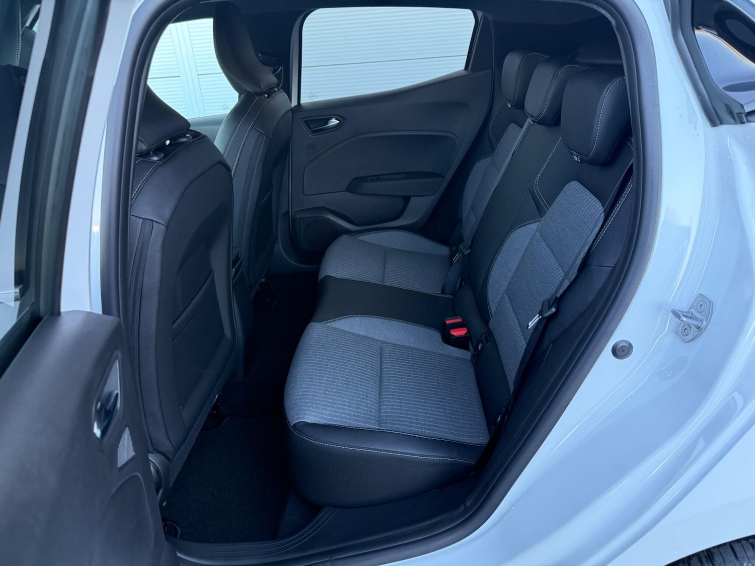 Used Renault Clio 2025 for sale - 76898443: Photo 18