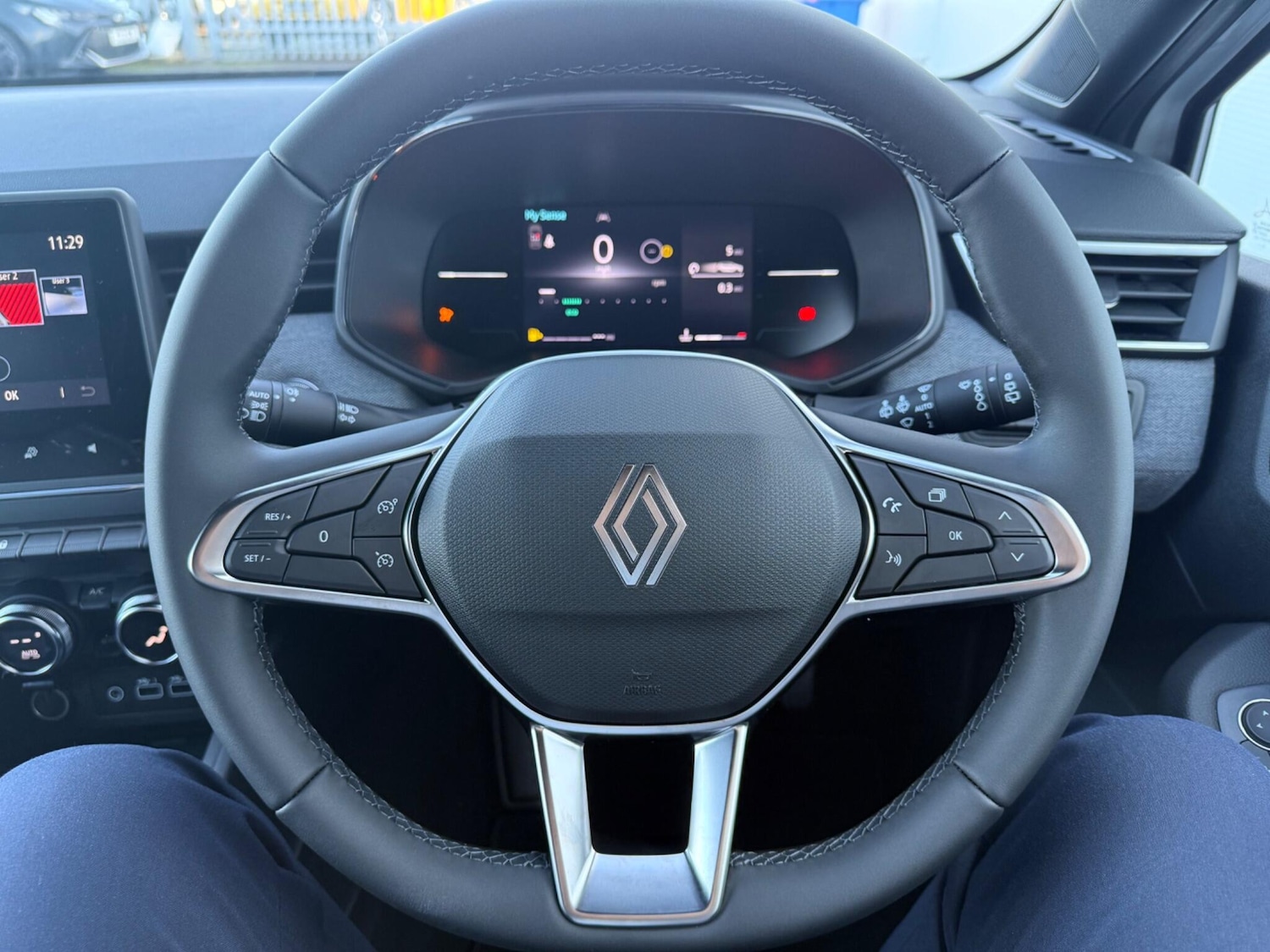 Used Renault Clio 2025 for sale - 76898443: Photo 20