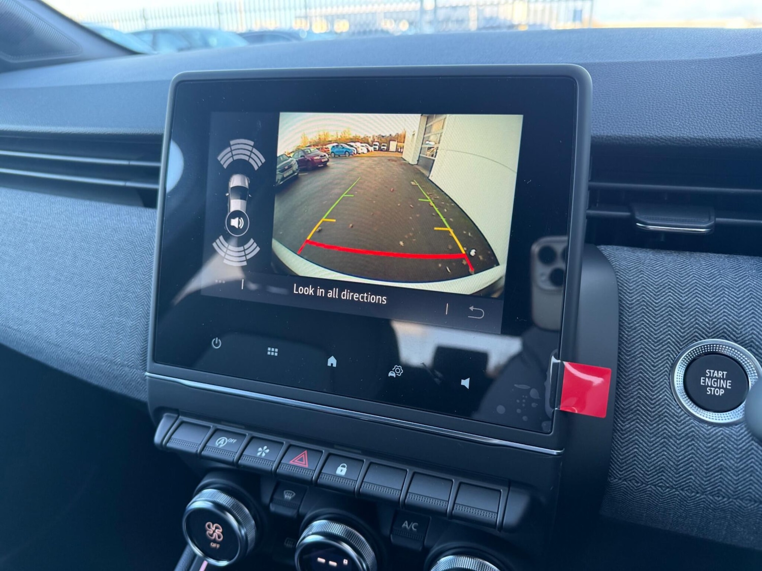 Used Renault Clio 2025 for sale - 76898443: Photo 26