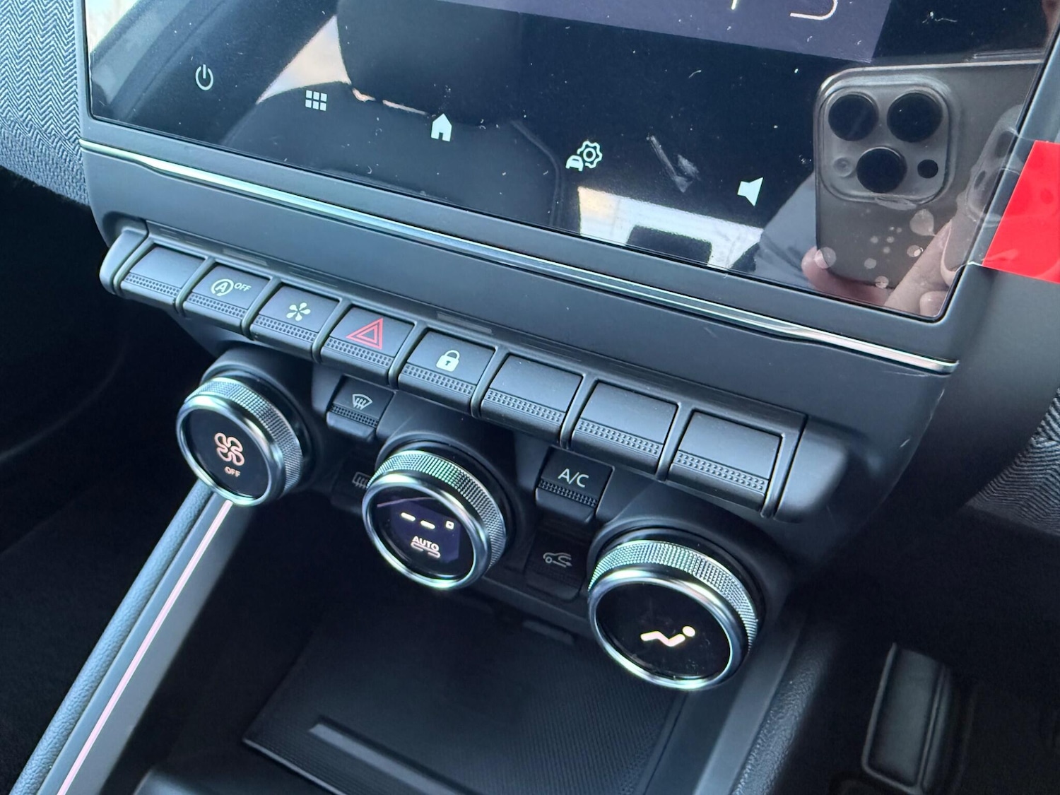 Used Renault Clio 2025 for sale - 76898443: Photo 31