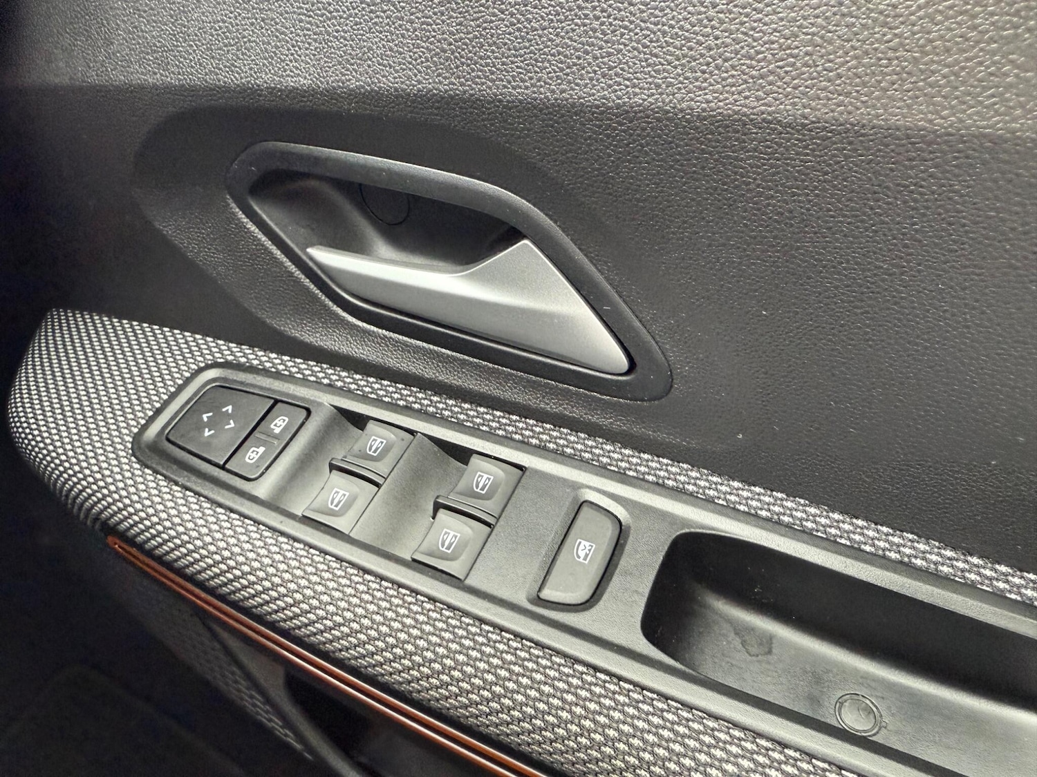 Used Dacia Sandero Stepway 2023 for sale - 76925877: Photo 40