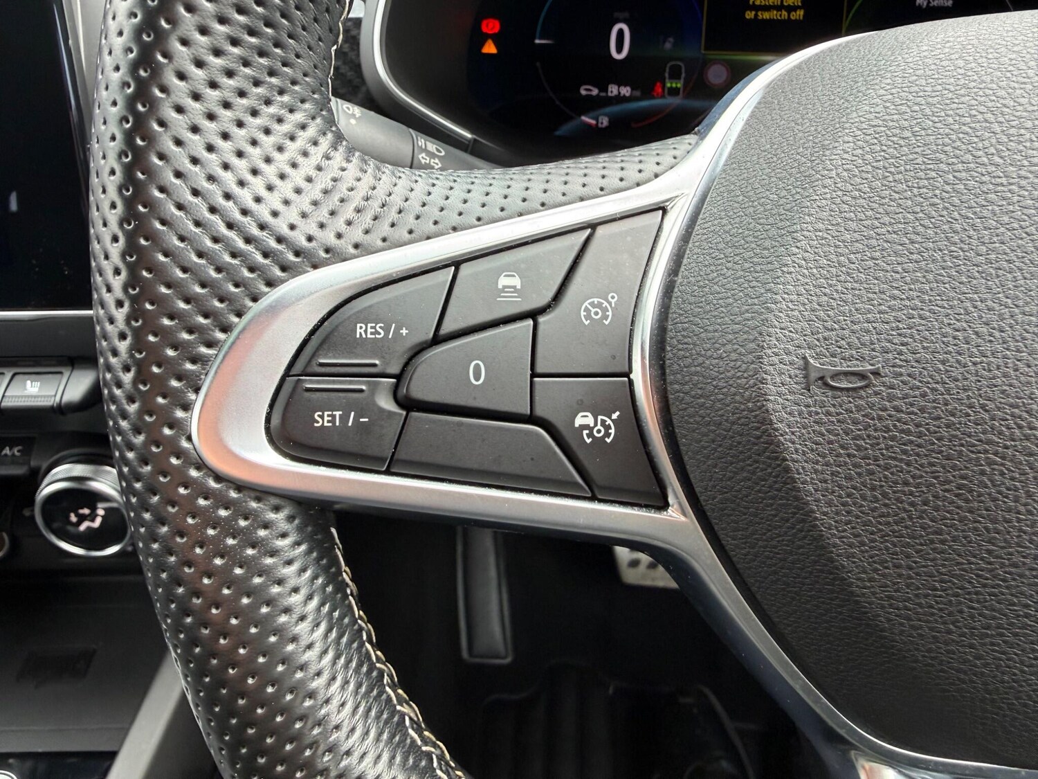 Used Renault Arkana 2023 for sale - 78100917: Photo 33